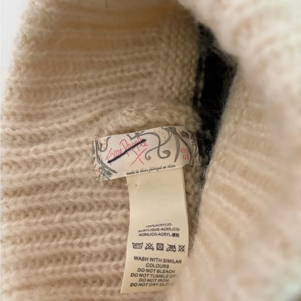 NWOT Free People The Groove Stripe Beanie